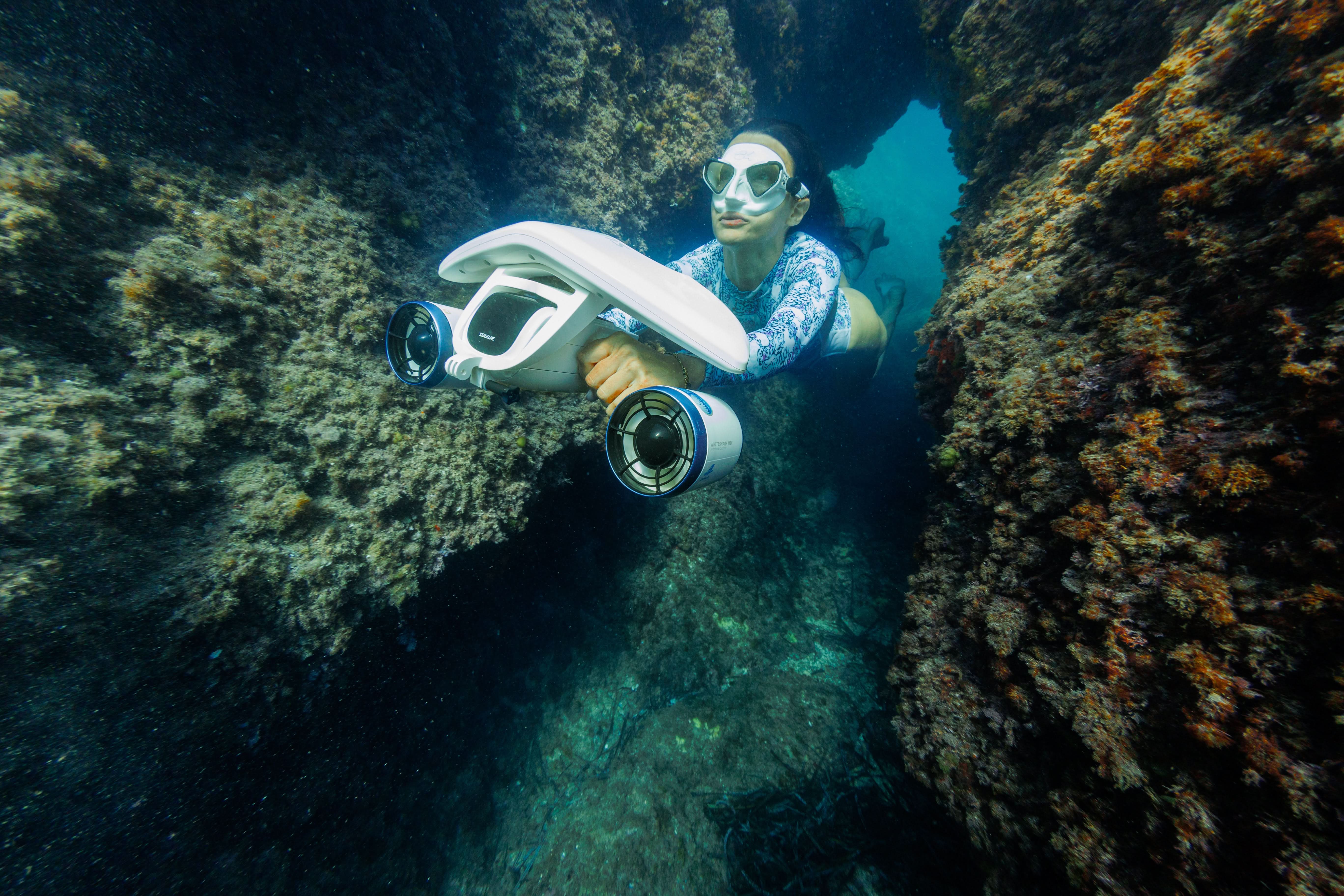 With its lightweight design and powerful performance, you can dive deep and experience the underwater world like never before.