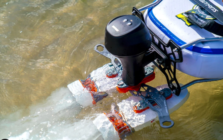 Tini Double-Engine Support Handle connected to underwater scooters in water.