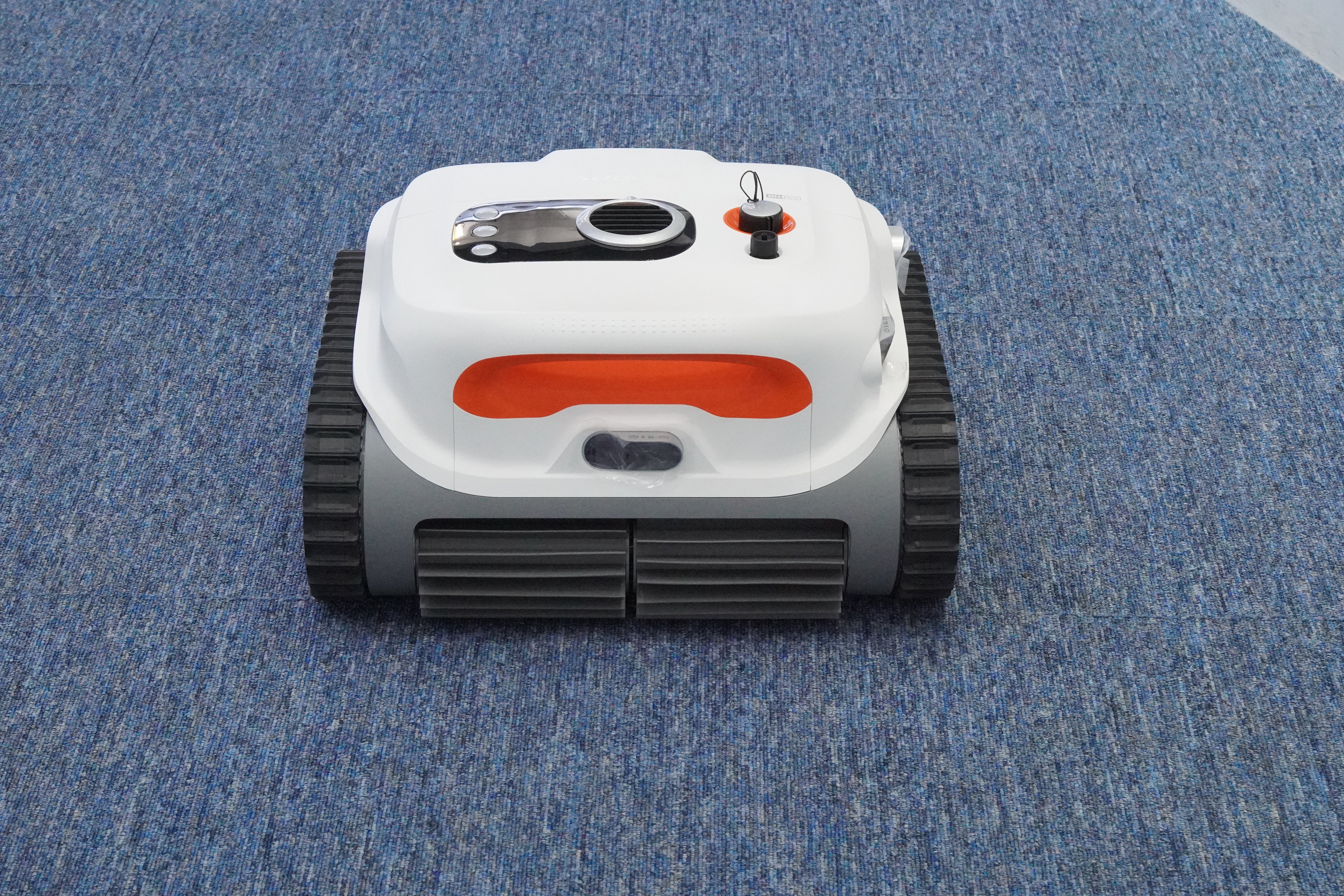 BN Pro Robotic Pool Cleaner