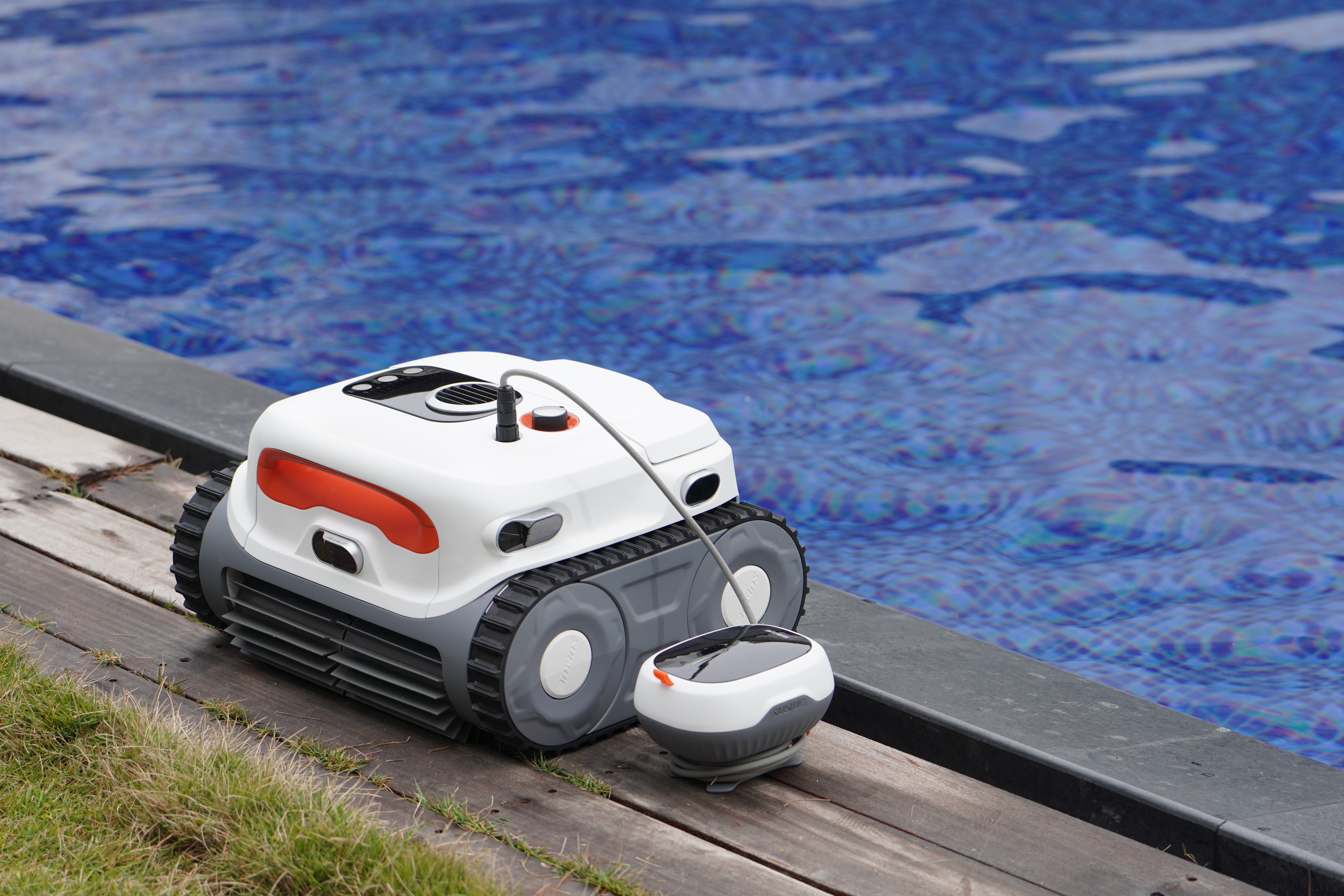 BN Pro Robotic Pool Cleaner