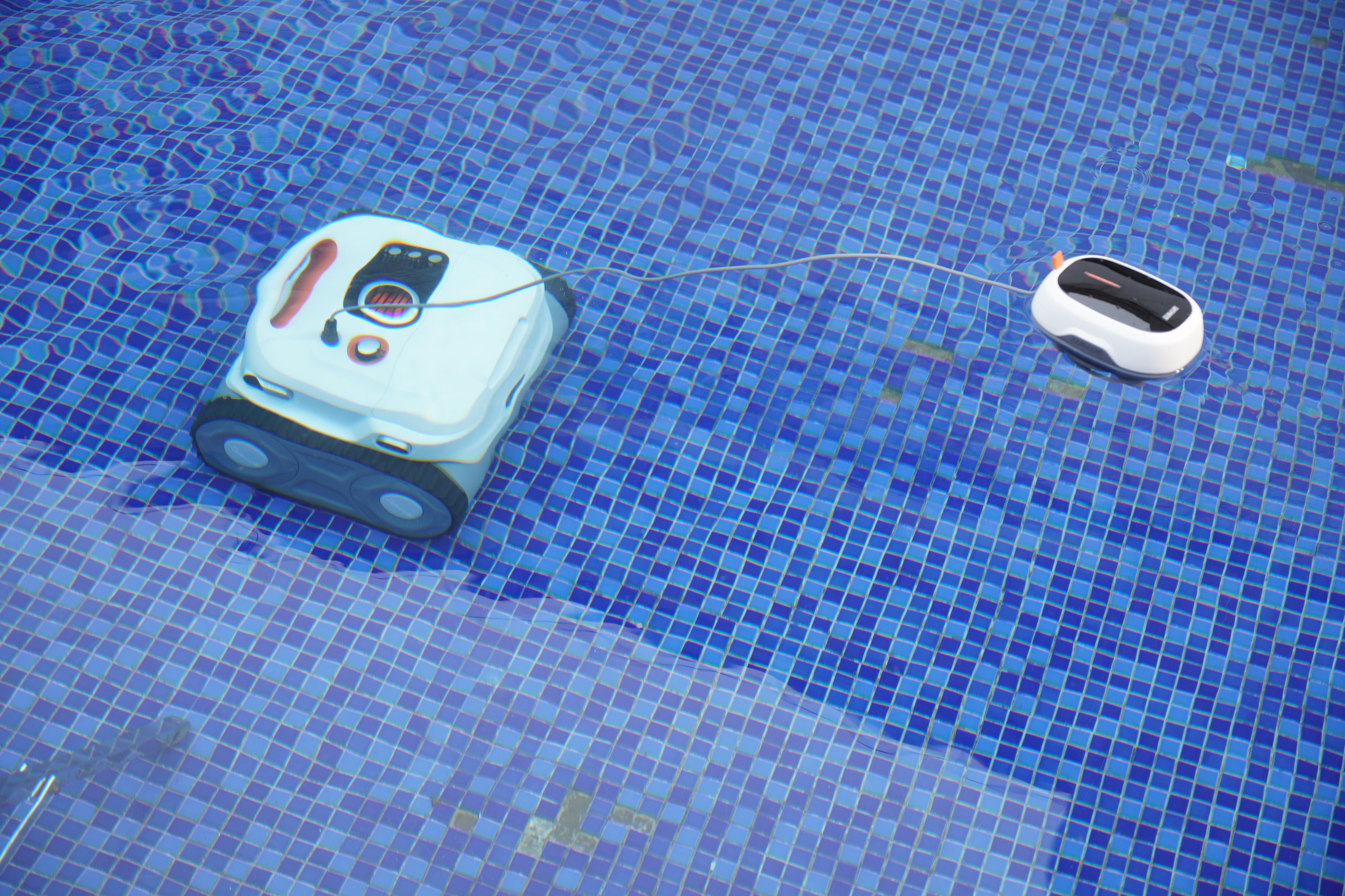 BN Pro Robotic Pool Cleaner